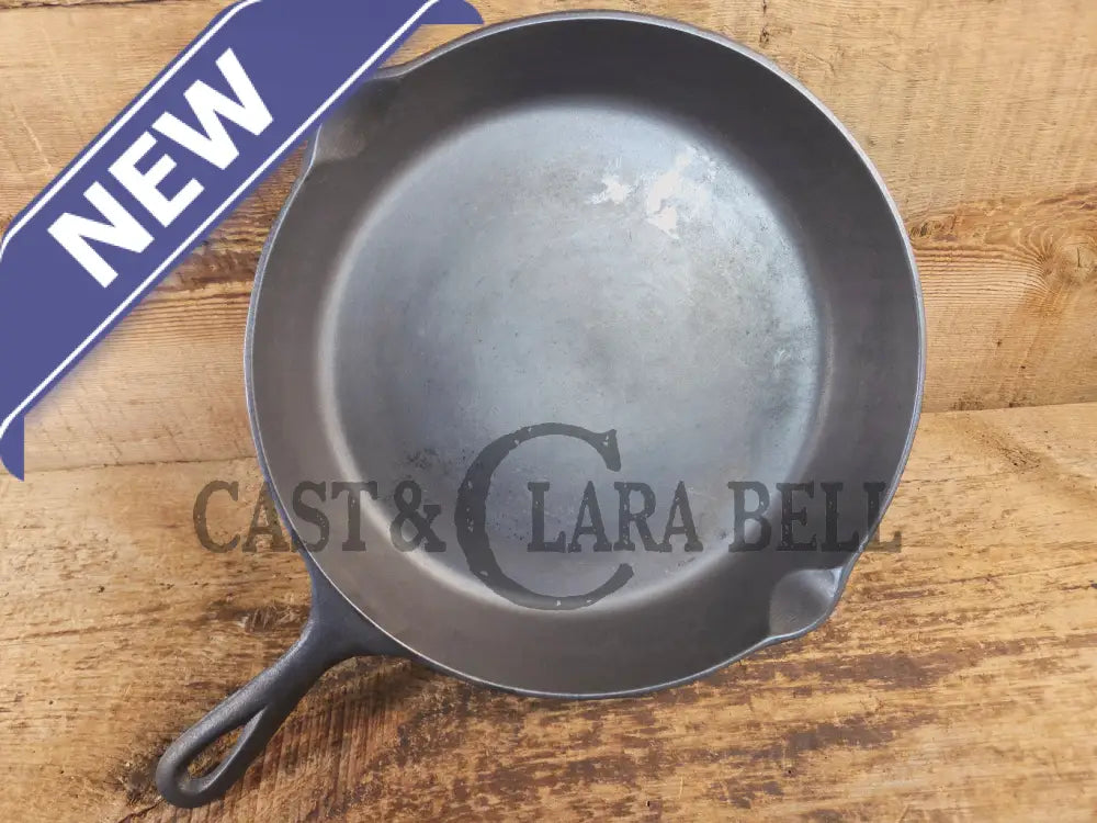 Big bacon skillet! Beautiful 1930’s Lodge #10 Cast Iron Skillet with 3 Notch Heat Ring. SC24 - Skillet