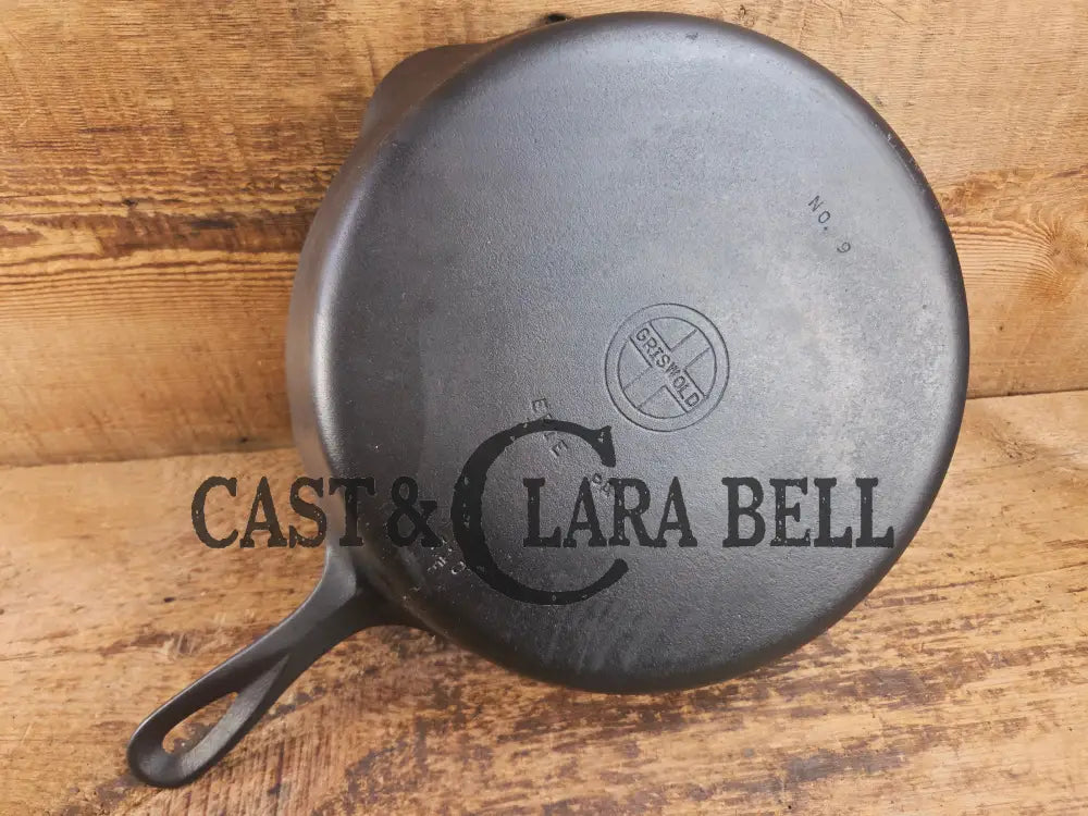Big beautiful bacon skillet. Griswold #9 Cast Iron Skillet with Small Block Logo 710 F Skillet