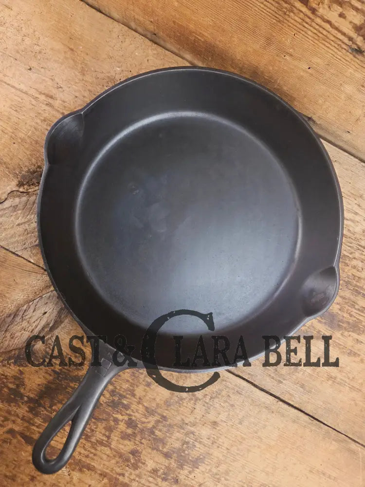 Big beautiful bacon skillet. Griswold #9 Cast Iron Skillet with Small Block Logo 710 F Skillet