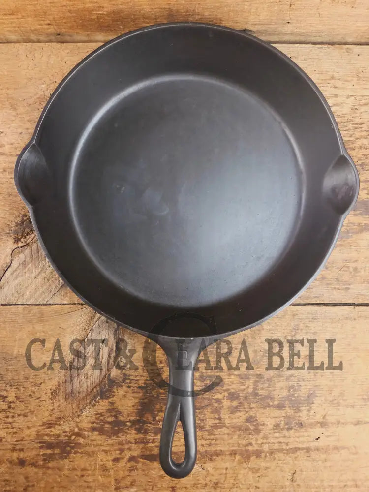 Big beautiful bacon skillet. Griswold #9 Cast Iron Skillet with Small Block Logo 710 F Skillet