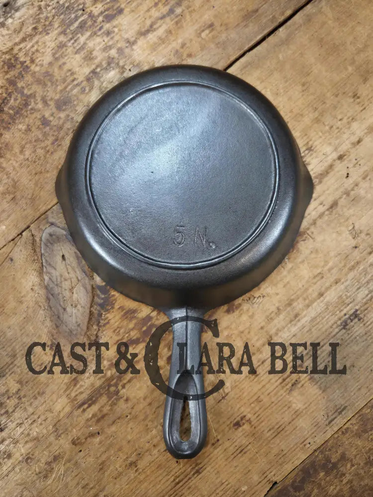 Birmingham Stove & Range 1940’s era Red Mountain Series #5N cast iron skillet with Heat Ring. Near mint! Skillet