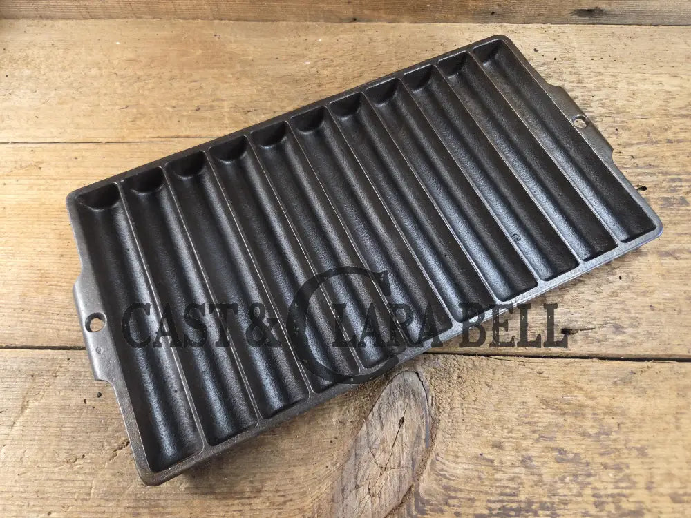Breadsticks! 1930’s Era Griswold No. 22 Corn Bread Pan 11 cup ’Erie Penn USA,’ 954 Bakeware