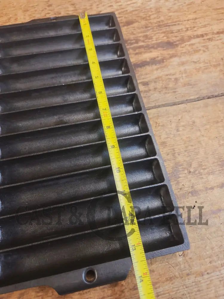 Breadsticks! 1930’s Era Griswold No. 22 Corn Bread Pan 11 cup ’Erie Penn USA,’ 954 L - Bakeware