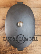 Calling all bread bakers! Beautiful elegant hard to find Wagner made ’Montgomery Ward’ #3 Oval Roaster Dutch Ovens