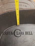 Calling all bread bakers! Beautiful elegant hard to find Wagner made ’Montgomery Ward’ #3 Oval Roaster Dutch Ovens