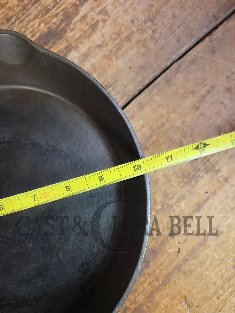 Canadian made vintage T.Eaton Foundry #8 Skillet. The Canadian ’Griswold’ style skillet - Skillet