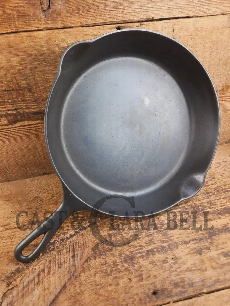 Cheers! Rare #9 Erie 2nd Series ’Champaign Glass’ cast iron skillet. No often see and gorgeous! - Skillet