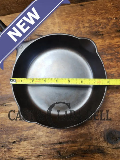 Circa 1915’S Griswold #5 Skillet With Heat Ring And Large Block Slant Logo 724. Small Chip