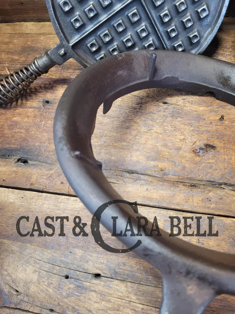 Classic! 1900’S Fully Marked Fanner Mfg No. 8 Crescent Cast Iron Waffle Maker. Htf Fully Marked