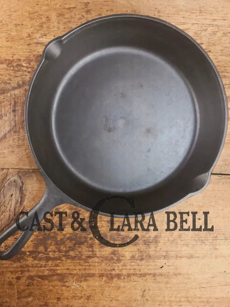 Classic 1910’s Lodge #7 Cast Iron Skillet Three Notch with raised T. Light sleek and ready to cook with! Skillet