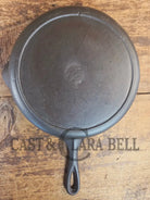 Classic 1910’s Lodge Raised #7 Heat Ring Single Notch. Light sleek and ready to cook with! - Skillet