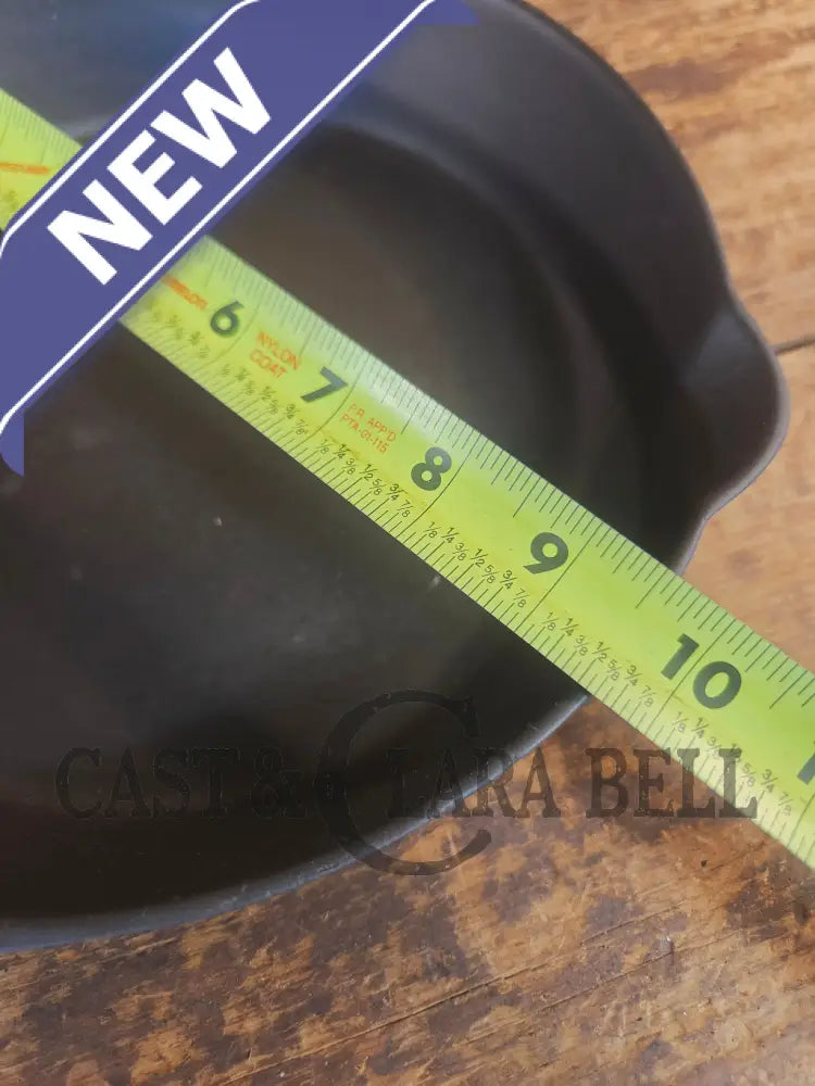 Classic 1910’s Lodge Raised #7 Heat Ring Single Notch. Light sleek and ready to cook with! - Skillet