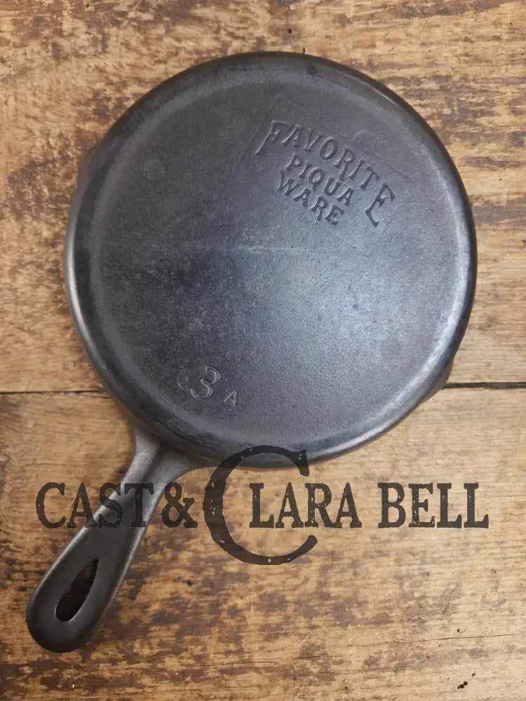Classic Egg Skillet! 1920’s Favorite Piqua Ware #3 Skillet 3 A SC24 Skillet