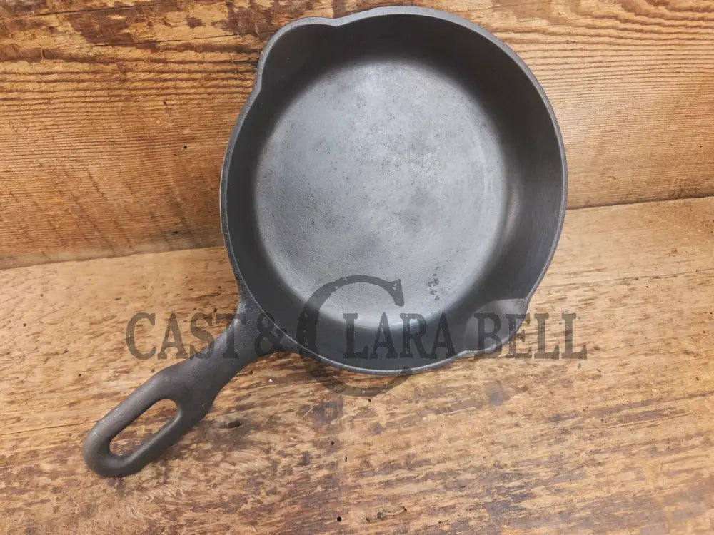 Classic Egg Skillet. 1940’s Griswold Iron Mountain #3 Cast Iron Egg Skillet with Heat Ring 1031 Skillet