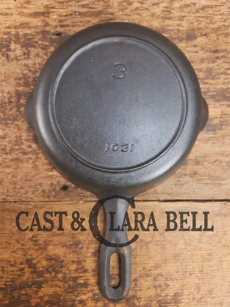 Classic Egg Skillet. 1940’s Griswold Iron Mountain #3 Cast Iron Egg Skillet with Heat Ring 1031 Skillet