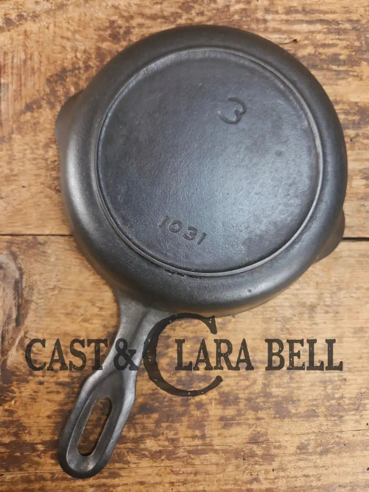 Classic Egg Skillet. 1940’s Griswold Iron Mountain #3 Cast Iron Egg Skillet with Heat Ring 1031 Skillet