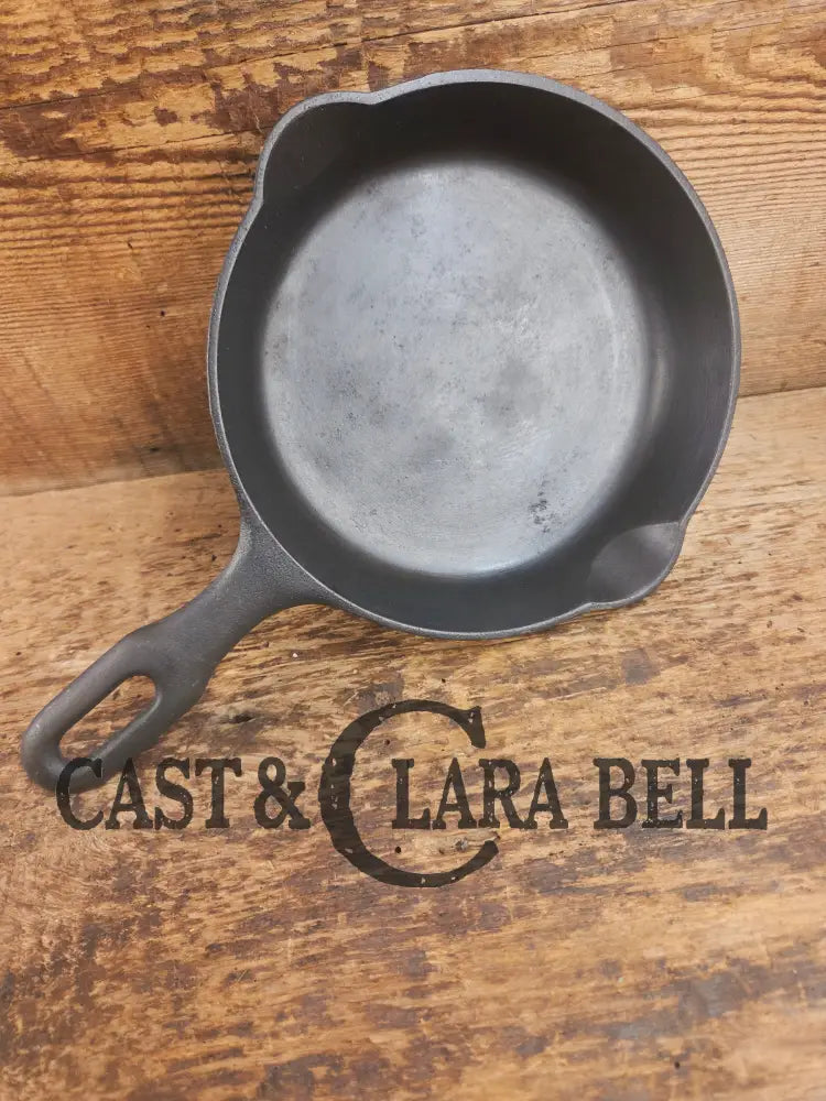 Classic Egg Skillet. 1940’s Griswold Iron Mountain #3 Cast Iron Egg Skillet with Heat Ring 1031 Skillet