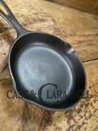 Classic Egg Skillet! Unmarked Wagner #3 Cast Iron Skillet 6 1/2 Inch Skillet. Perfect for daily use and first time