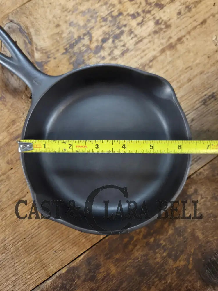Classic Egg Skillet! Unmarked Wagner #3 Cast Iron Skillet 6 1/2 Inch Skillet. Perfect for daily use and first time