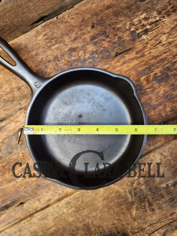 Classic Egg Skillet! Unmarked Wagner #3 Cast Iron Skillet 6 1/2 Inch Skillet.