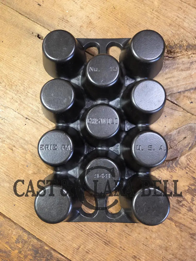 Classic! Griswold No. 10 Popover Pan 948. Variation 14 Closed Frame. Ready to make delicious brownies cupcakes or