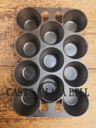 Classic! Griswold No. 10 Popover Pan 948. Variation 14 Closed Frame. Ready to make delicious brownies cupcakes or