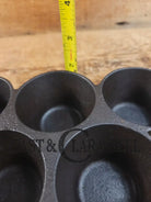 Classic! Griswold No. 10 Popover Pan 948. Variation 14 Closed Frame. Ready to make delicious brownies cupcakes or