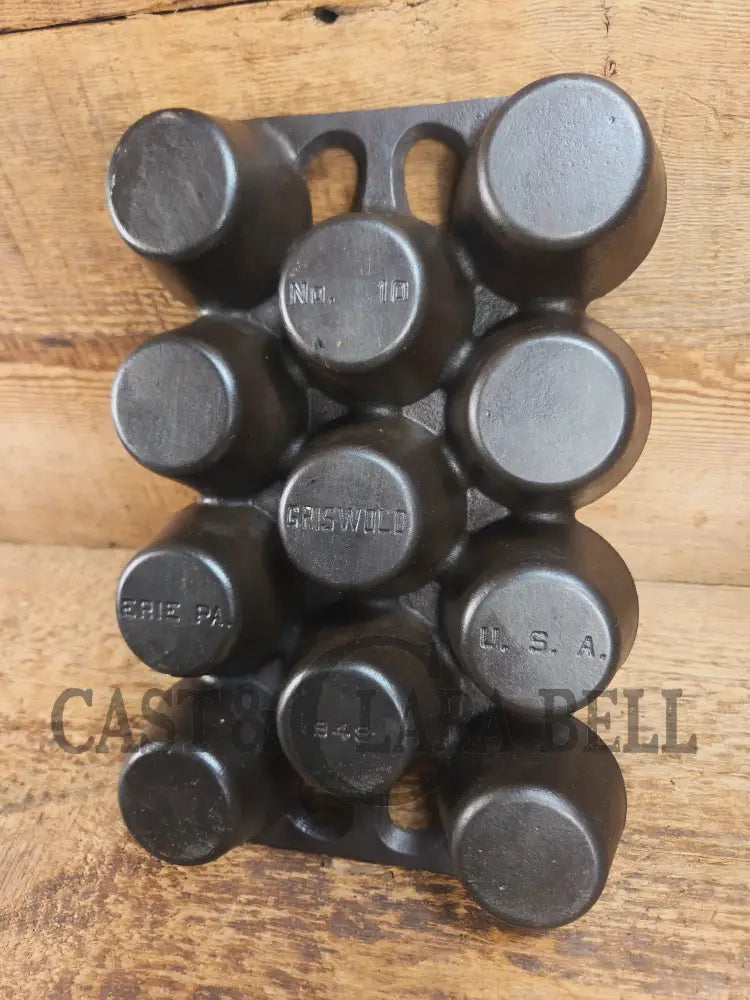Classic! Griswold No. 10 Popover Pan 948. Variation 14 Closed Frame. Ready to make delicious brownies cupcakes or