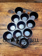 Classic! Griswold No. 10 Popover Pan 948. Variation 14 Closed Frame. Ready to make delicious brownies cupcakes or