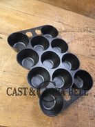 Classic! Griswold No. 10 Popover Pan 948. Variation 14 Closed Frame. Ready to make delicious brownies cupcakes or