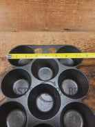 Classic! Griswold No. 10 Popover Pan 948. Variation 14 Closed Frame. Ready to make delicious brownies cupcakes or