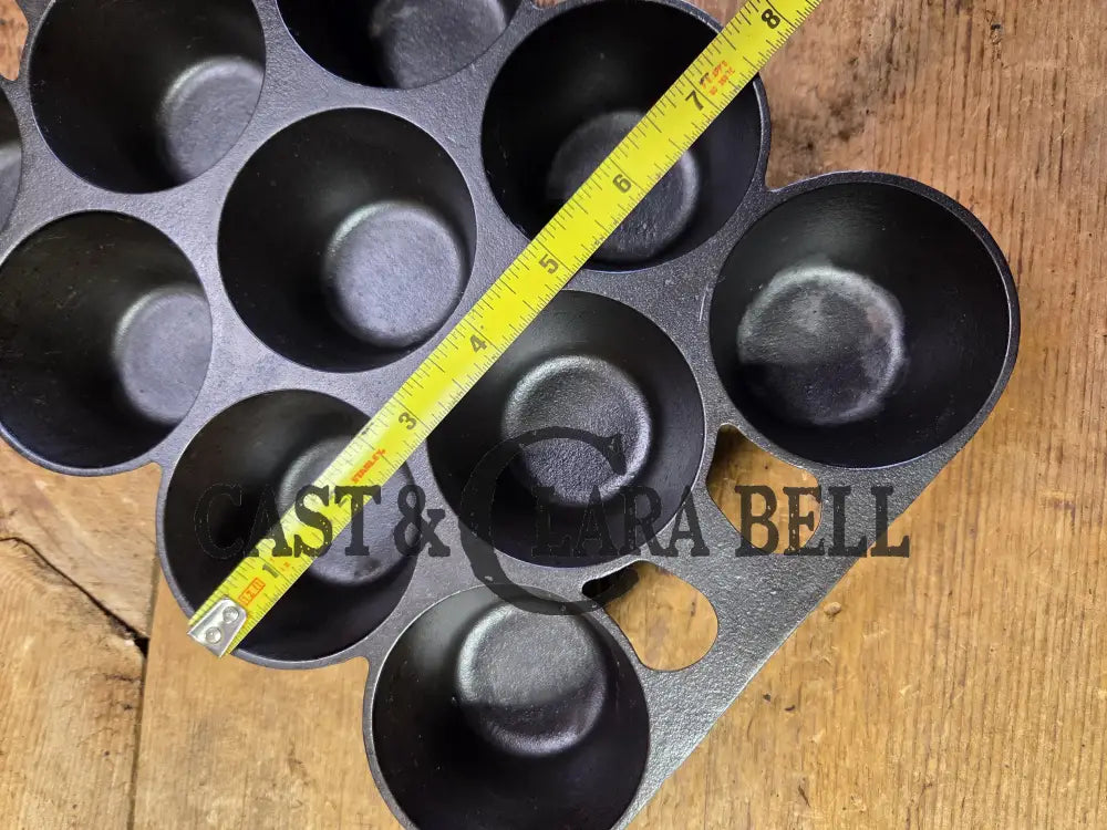 Classic! Griswold No. 10 Popover Pan 948. Variation 14 Closed Frame. Ready to make delicious brownies cupcakes or