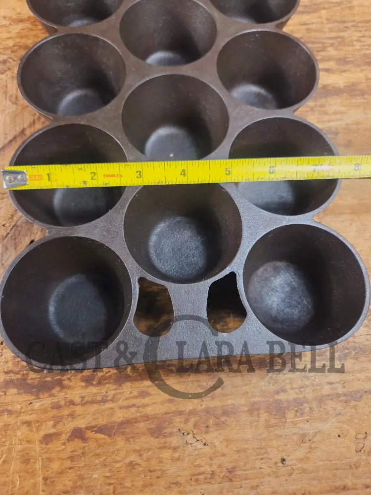 Classic! Griswold No. 10 Popover Pan 948. Variation 14 Closed Frame. Ready to make delicious brownies cupcakes or