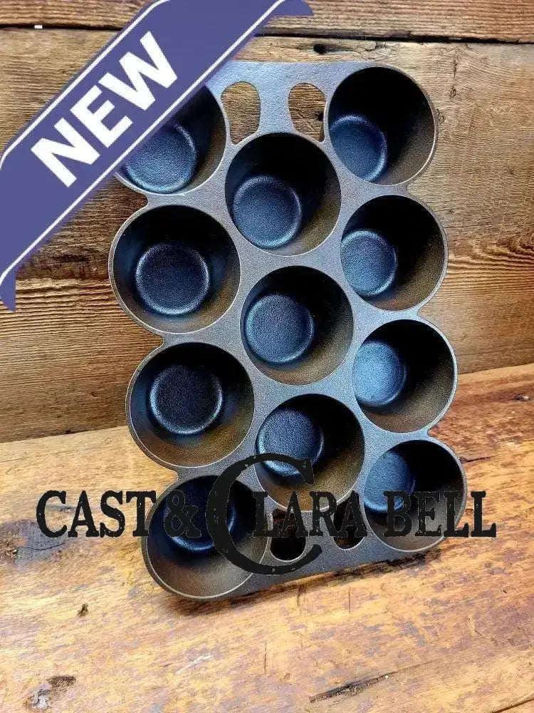 Classic! Griswold No. 10 Popover Pan 948. Variation 14 Closed Frame. Ready to make delicious brownies cupcakes or