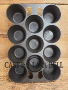 Classic! Griswold No. 10 Popover Pan 948. Variation 14 Closed Frame. Ready to make delicious brownies cupcakes or