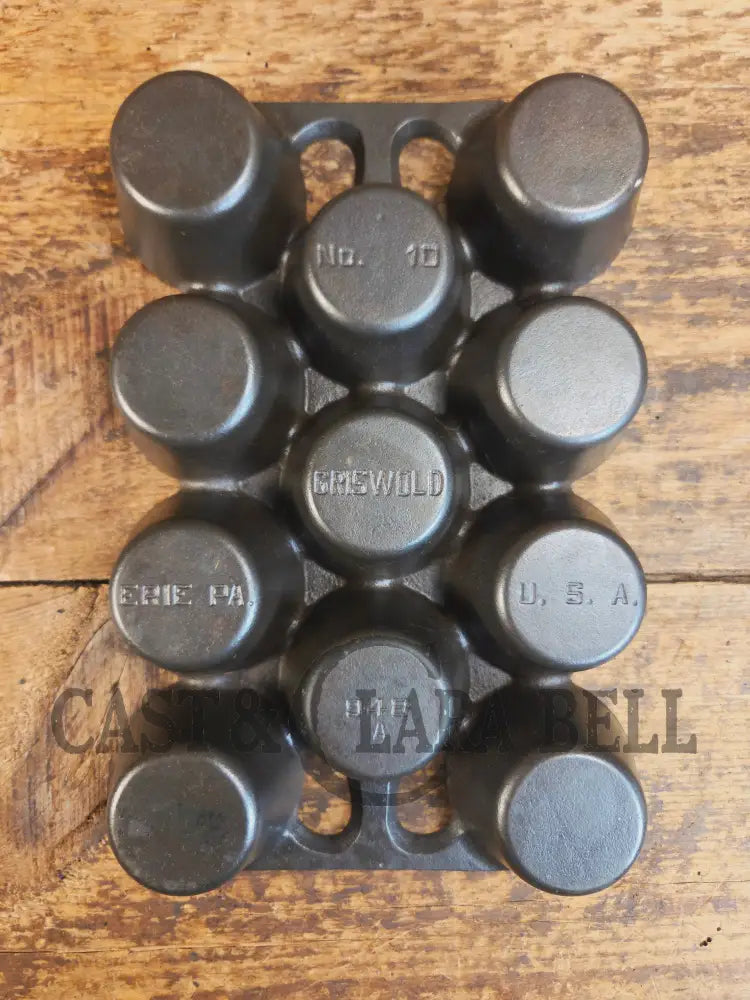 Classic! Griswold No. 10 Popover Pan 948. Variation 14 Closed Frame. Ready to make delicious brownies cupcakes or