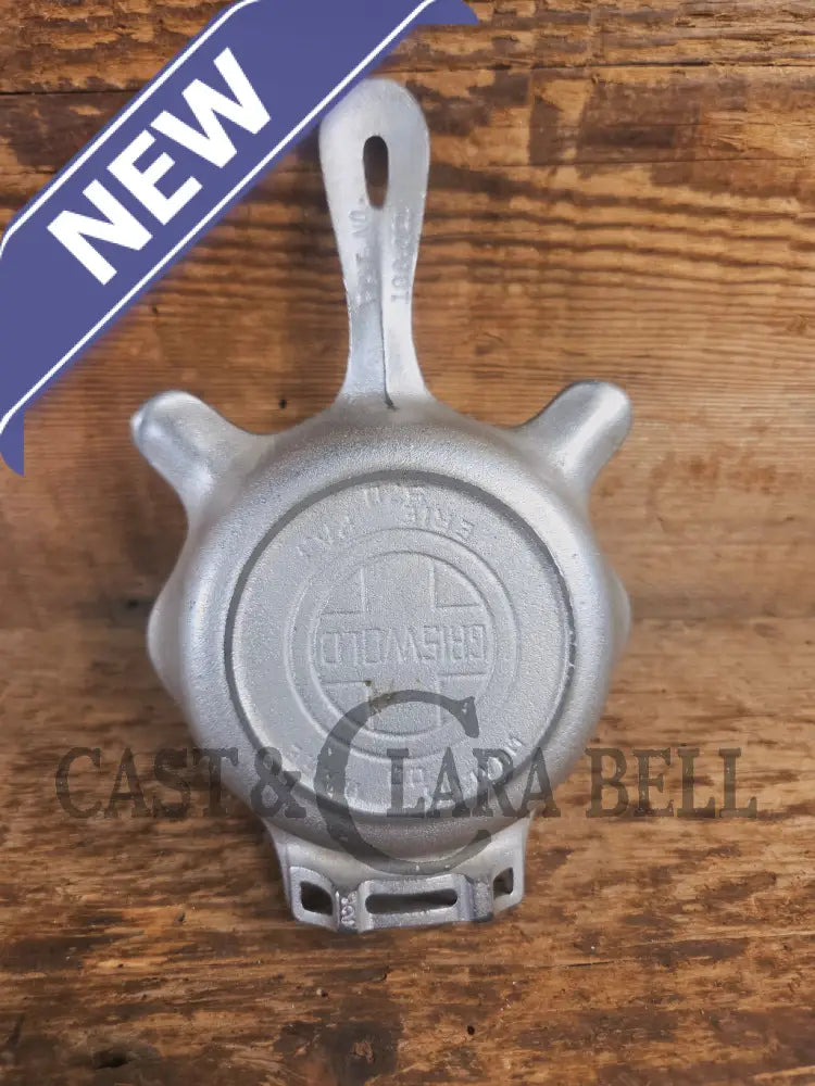 Collectible Griswold 570 Ashtray / Spoon Rest. Small Novelty cast iron (Patent 100,021 skillet for display or stove!