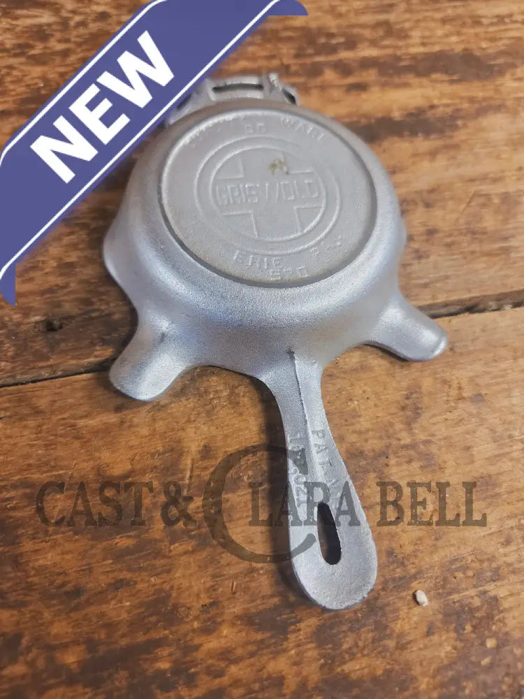 Collectible Griswold 570 Ashtray / Spoon Rest. Small Novelty cast iron (Patent 100,021 skillet for display or stove!