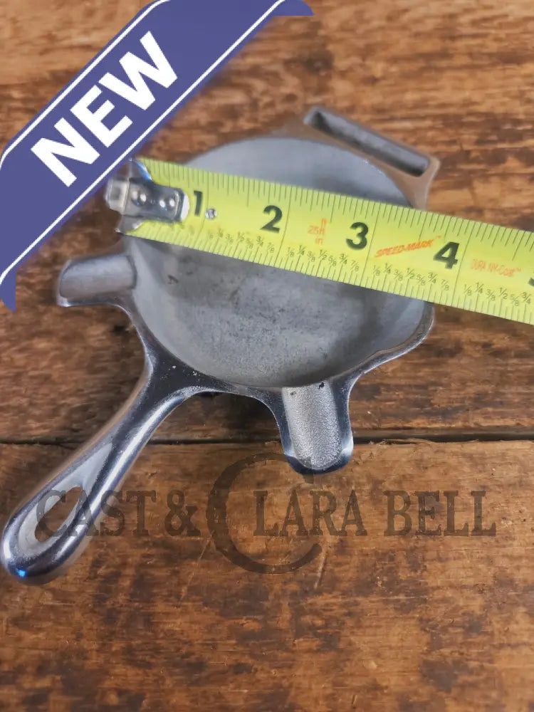 Collectible Griswold 570 Ashtray / Spoon Rest. Small Novelty cast iron (Patent 100,021 skillet for display or stove!