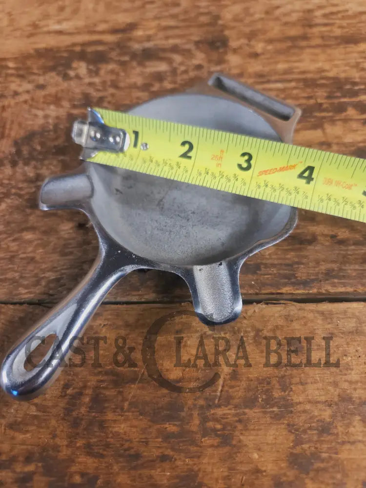Collectible Griswold 570 Ashtray / Spoon Rest. Small Novelty cast iron (Patent 100,021 skillet for display or stove!