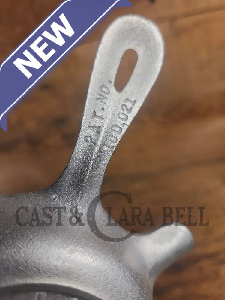 Collectible Griswold 570 Ashtray / Spoon Rest. Small Novelty cast iron (Patent 100,021 skillet for display or stove!
