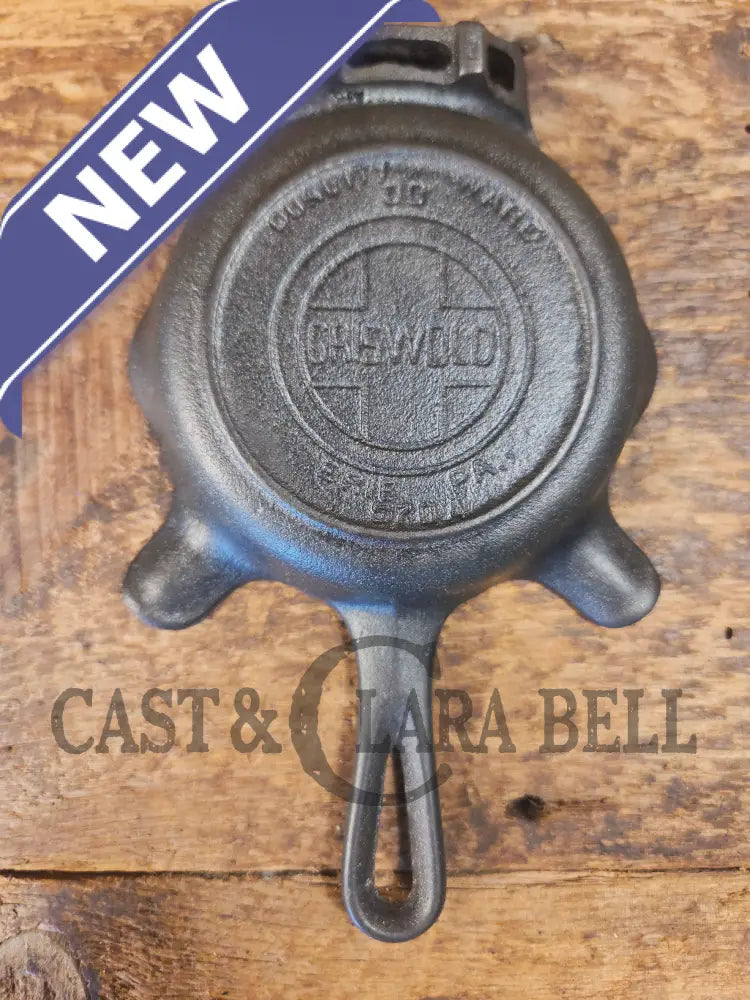 Collectible Griswold 570 Ashtray / Spoon Rest. Small Novelty cast iron skillet for display or stove! Fully Restored so