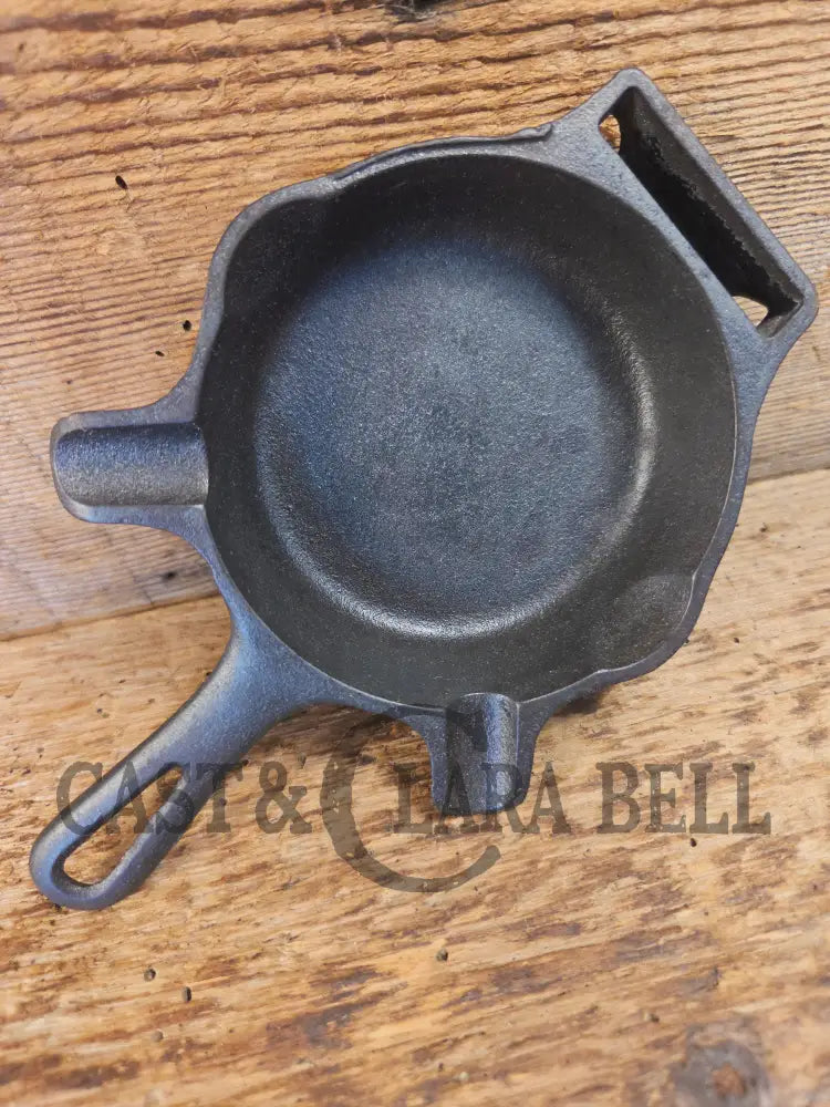 Collectible Griswold 570 Ashtray / Spoon Rest. Small Novelty cast iron skillet for display or stove! Fully Restored so