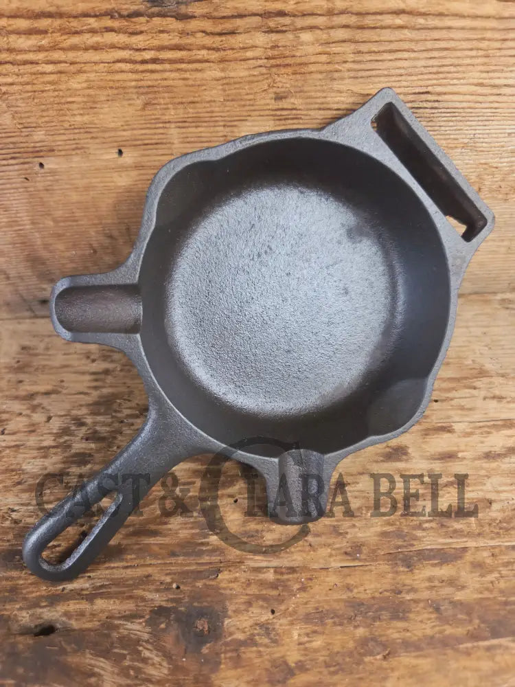 Collectible Griswold 570 Ashtray / Spoon Rest. Small Novelty cast iron skillet for display or stove! Fully Restored so