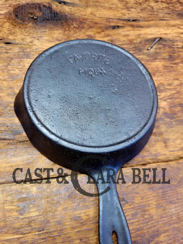 Collectible Toy Favorite Piqua No. 0 Cast Iron Skillet. Great For Display Or Your Junior Chef!