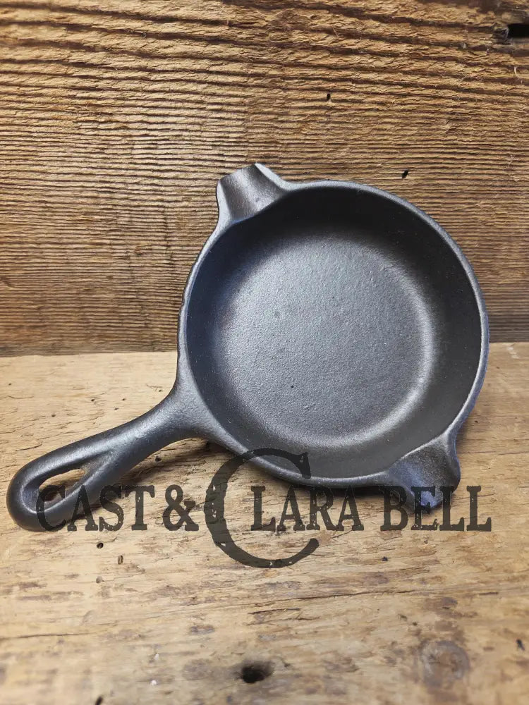 Collectible Wagner ’00’’ Ashtray / Spoon Rest. Small Novelty cast iron skillet for display or stove! Fully Restored so