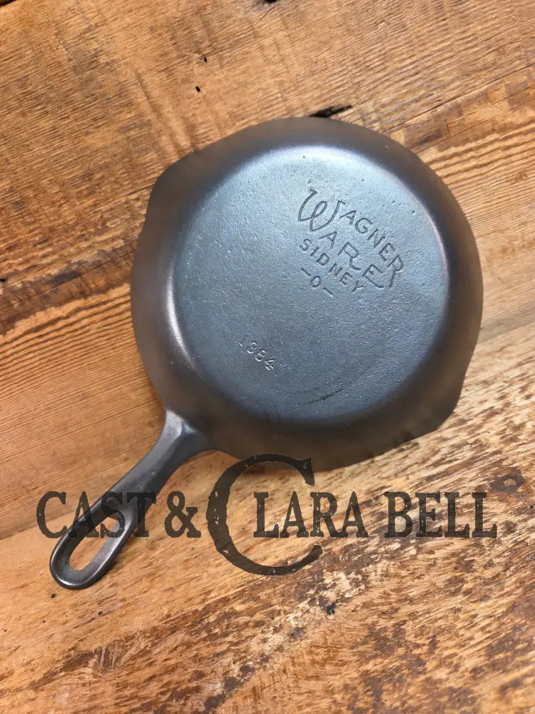 Collector grade and hard to find 1930’s early round handle Wagner Ware Sidney -O- ’Chef Skillet’ 1384 Skillet
