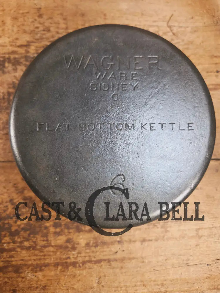 Collector’s Piece: 1930’s #6 Wagner Ware Sidney flat bottom kettle. PERFECT daily user for soups stews and chili! Dutch