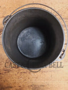 Collector’s Piece: 1930’s #6 Wagner Ware Sidney flat bottom kettle. PERFECT daily user for soups stews and chili! Dutch