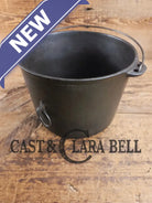 Collector’s Piece: 1930’s #6 Wagner Ware Sidney flat bottom kettle. PERFECT daily user for soups stews and chili! Dutch